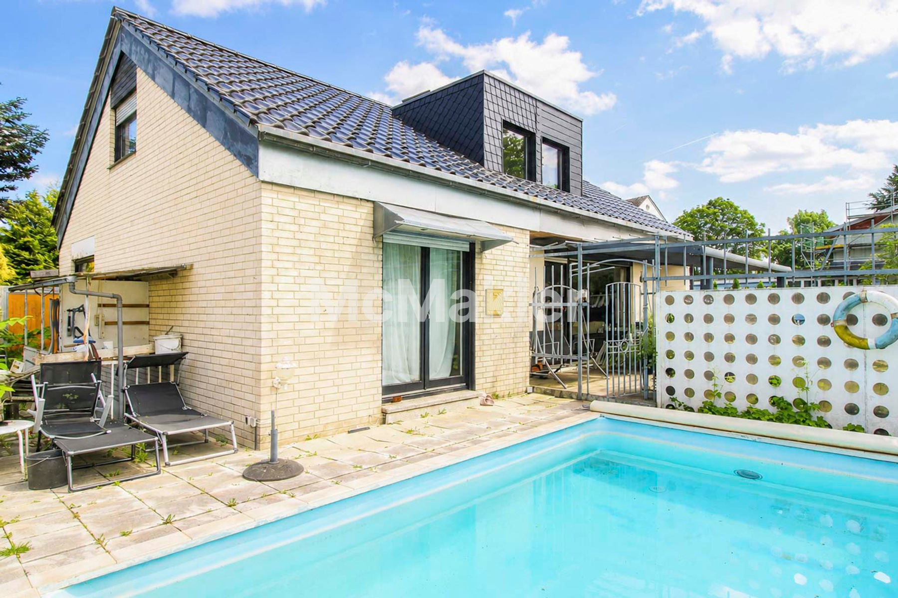 Gepflegtes Einfamilienhaus mit Garten und Pool in Bielefeld-Oldentrup - Erbbauzins pro Jahr 1.388 €
