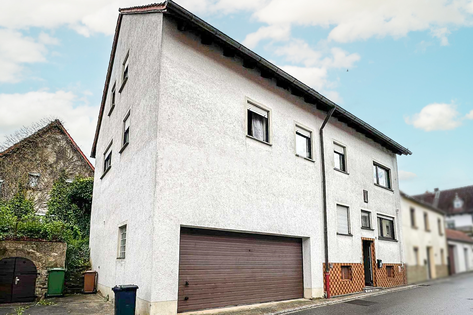 Großzügiges Wohnhaus mit Garten, Freisitz, Doppelgarage und flexiblem Raumkonzept