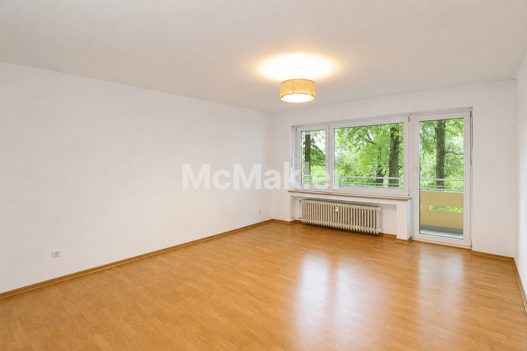 Freie & gepflegte 2-Zimmer-Wohnung im Hochparterre mit Balkon! Erbbaurecht bis 2067!