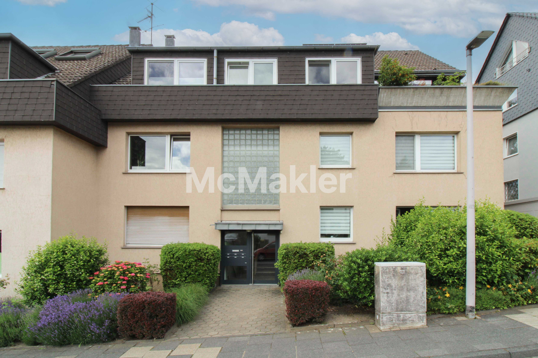 Solide Kapitalanlage - 2 Zimmer- Erdgeschosswohnung mit Garage