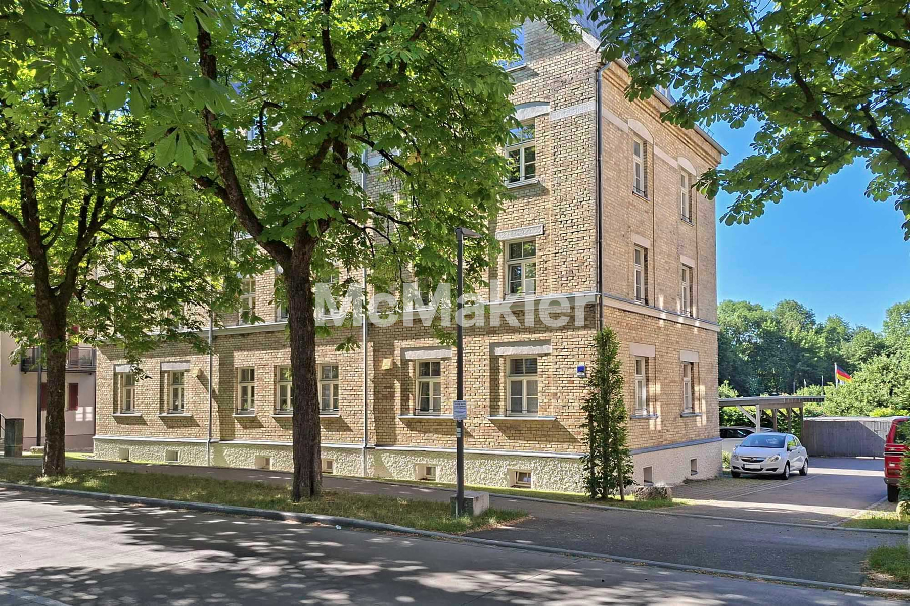 Hochwertige 2-Zimmer-Wohnung im historischen Proviantbachquartier – Balkon, Carport