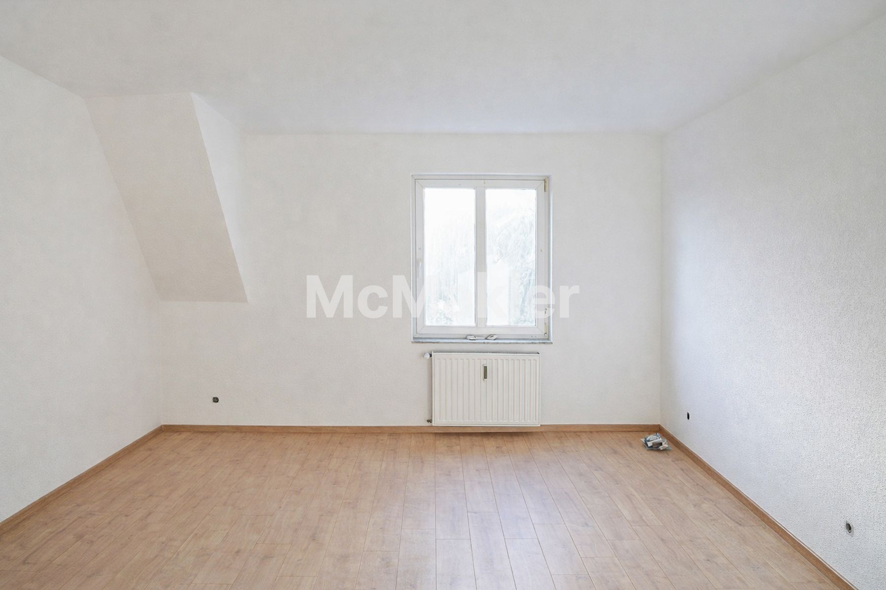 Vermietete 2-Zimmer-Dachgeschosswohnung in Stolberg – attraktive Kapitalanlage