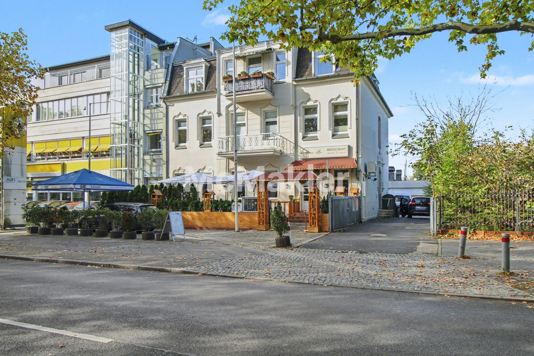 Gewerbeimmobilie mit Perspektive: Vermietetes Restaurant & bezugsfreies Büro in Berlin-Lichterfelde