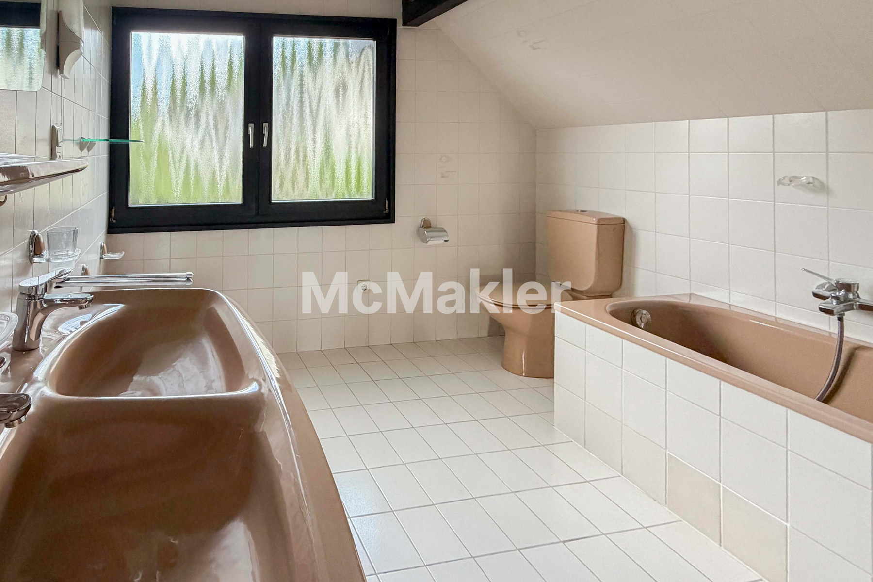 Property view 16