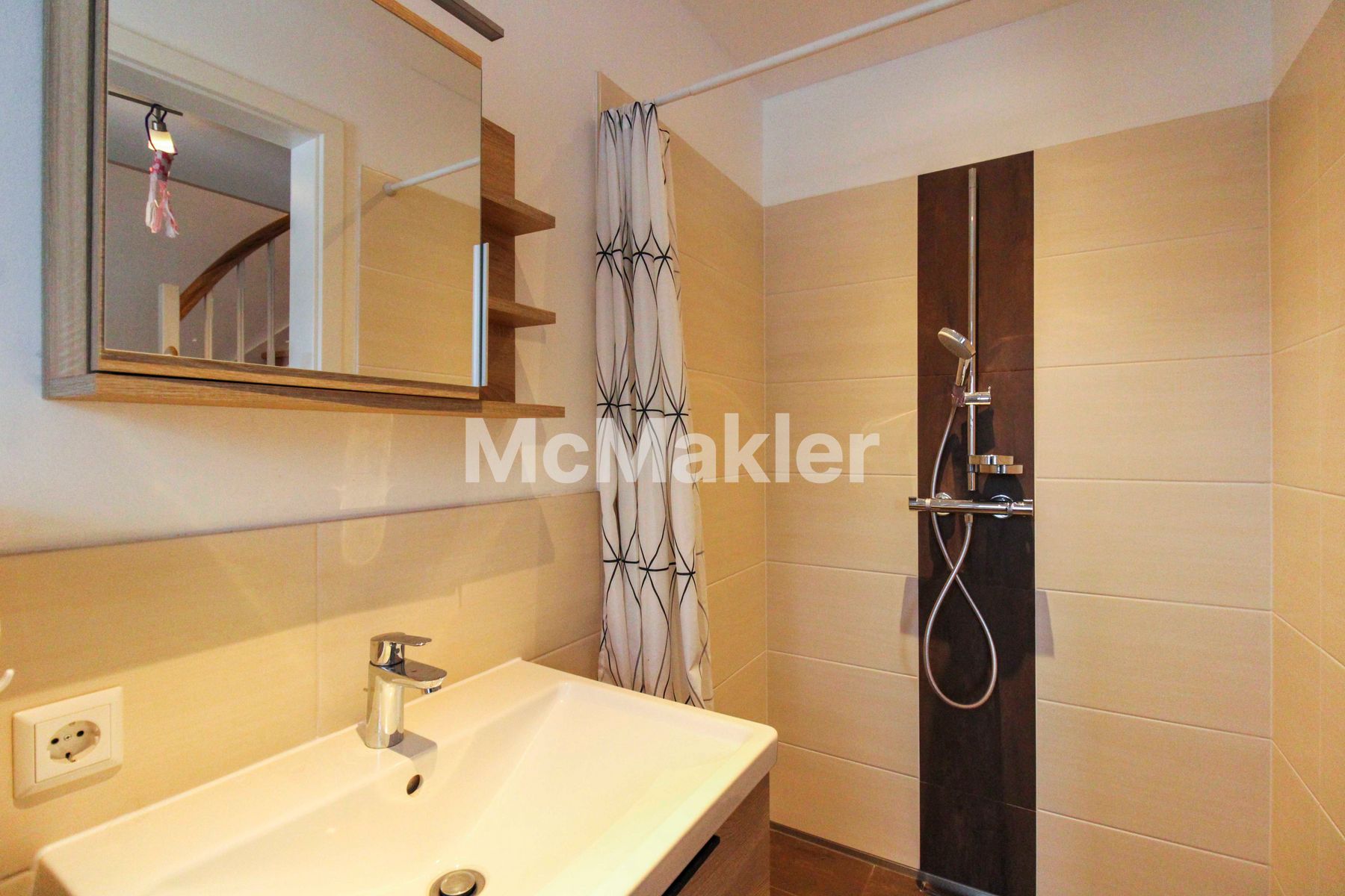 Property view 13