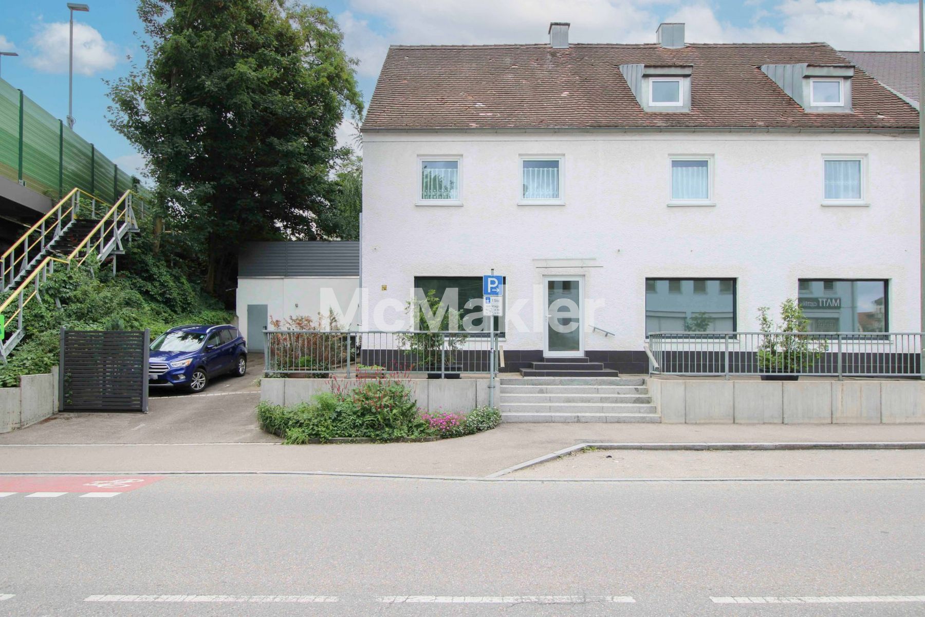 Eigennutzer oder Investor? Dieses Objekt kann beides !Renoviertes Wohn-und Geschäftshaus in Top Lage