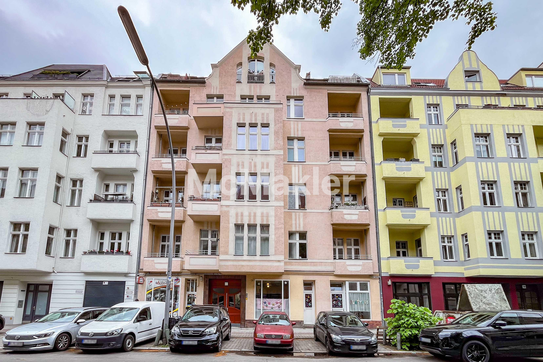 Altbau-Kapitalanlage in Berlin-Wilmersdorf: sehr gepflegt, vermietet und mit steigender Rendite!