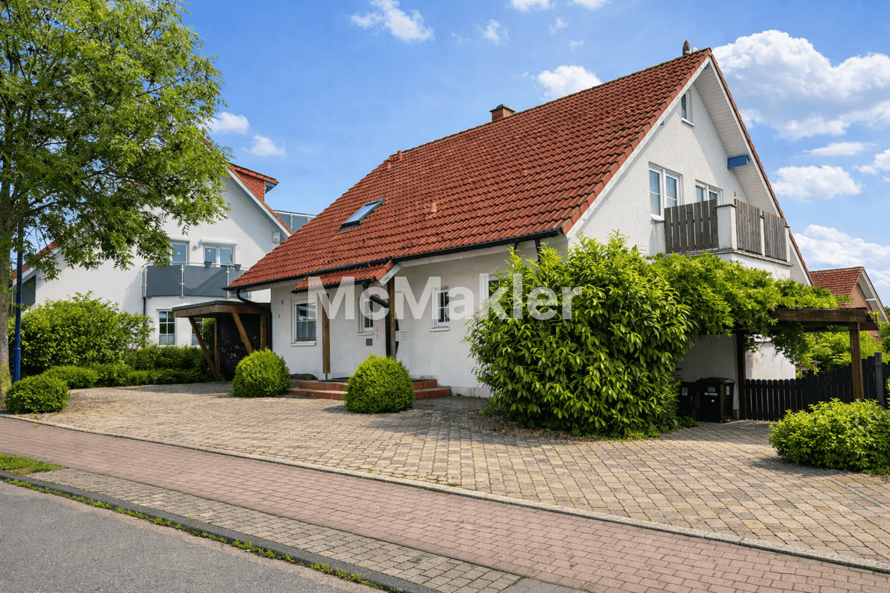 Großes Familienhaus in naturnaher Wohnlage – helle Galerie, großer Garten und viel Platz zum Leben
