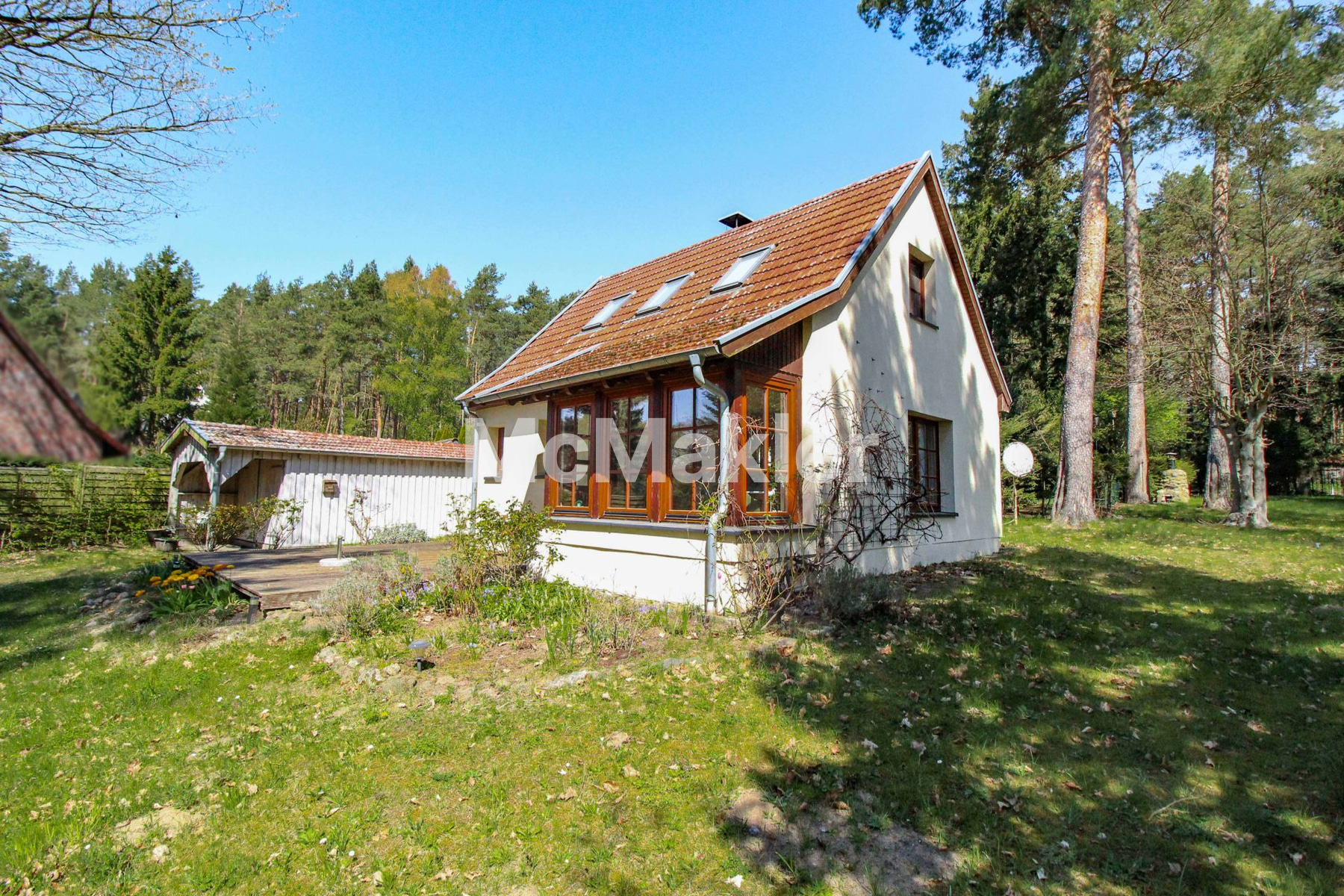Gepflegtes 3-Zi.-Zuhause mit Garten und Boot in Dobbertin