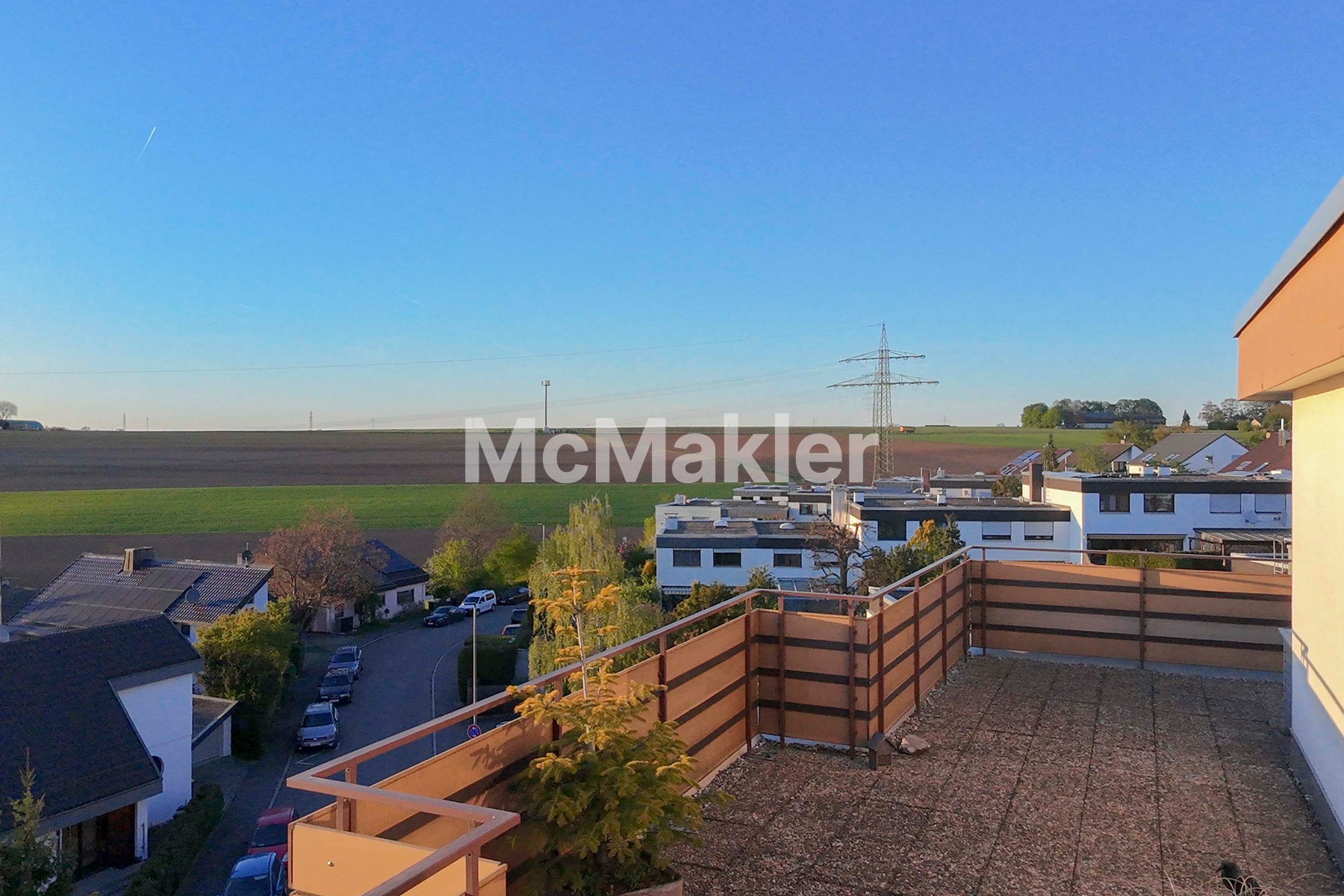 Penthouse-Feeling in Ditzingen: Eigene Etage, große Dachterrasse & traumhafter Ausblick