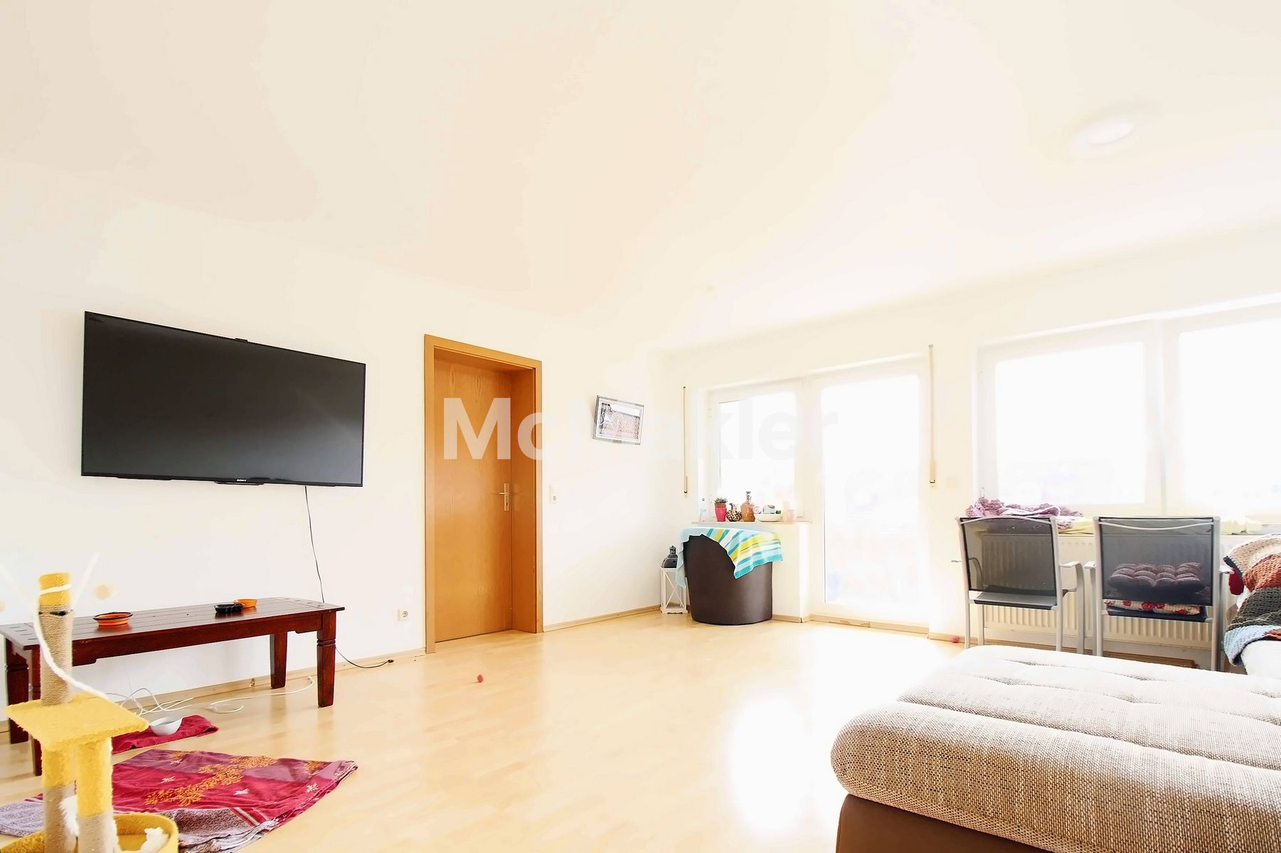 Traumhafte 3-Zimmer-Wohnung mit Balkon und Tiefgarage in Oberkochen!