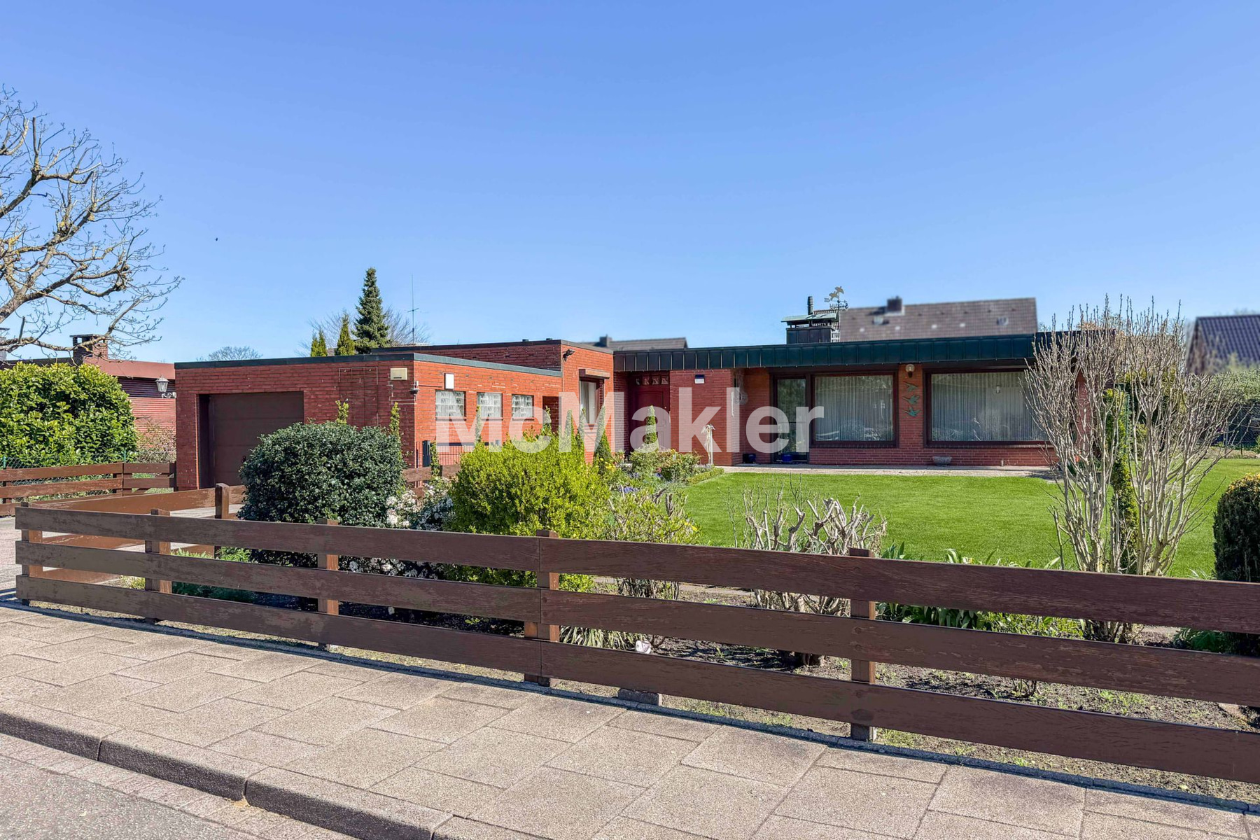 Wohnen in ruhiger Sackgassenlage – großzügiger Bungalow mit Gartenidylle in Kaltenkirchen
